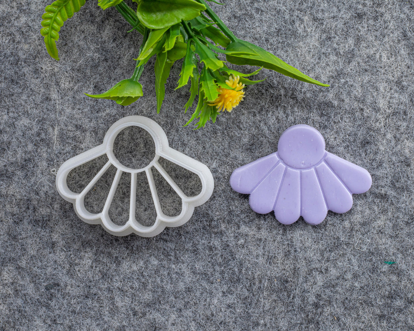 Daisy Drop Embossed Clay Cutter: Polymer Earring Tool