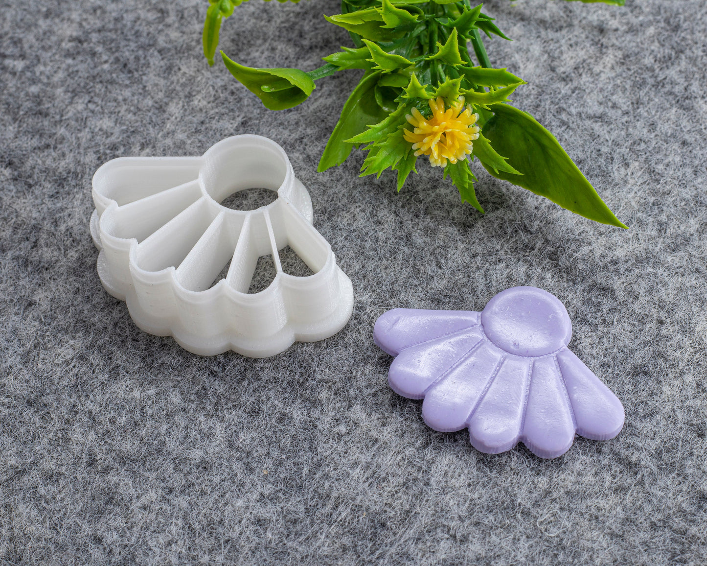 Daisy Drop Embossed Clay Cutter: Polymer Earring Tool